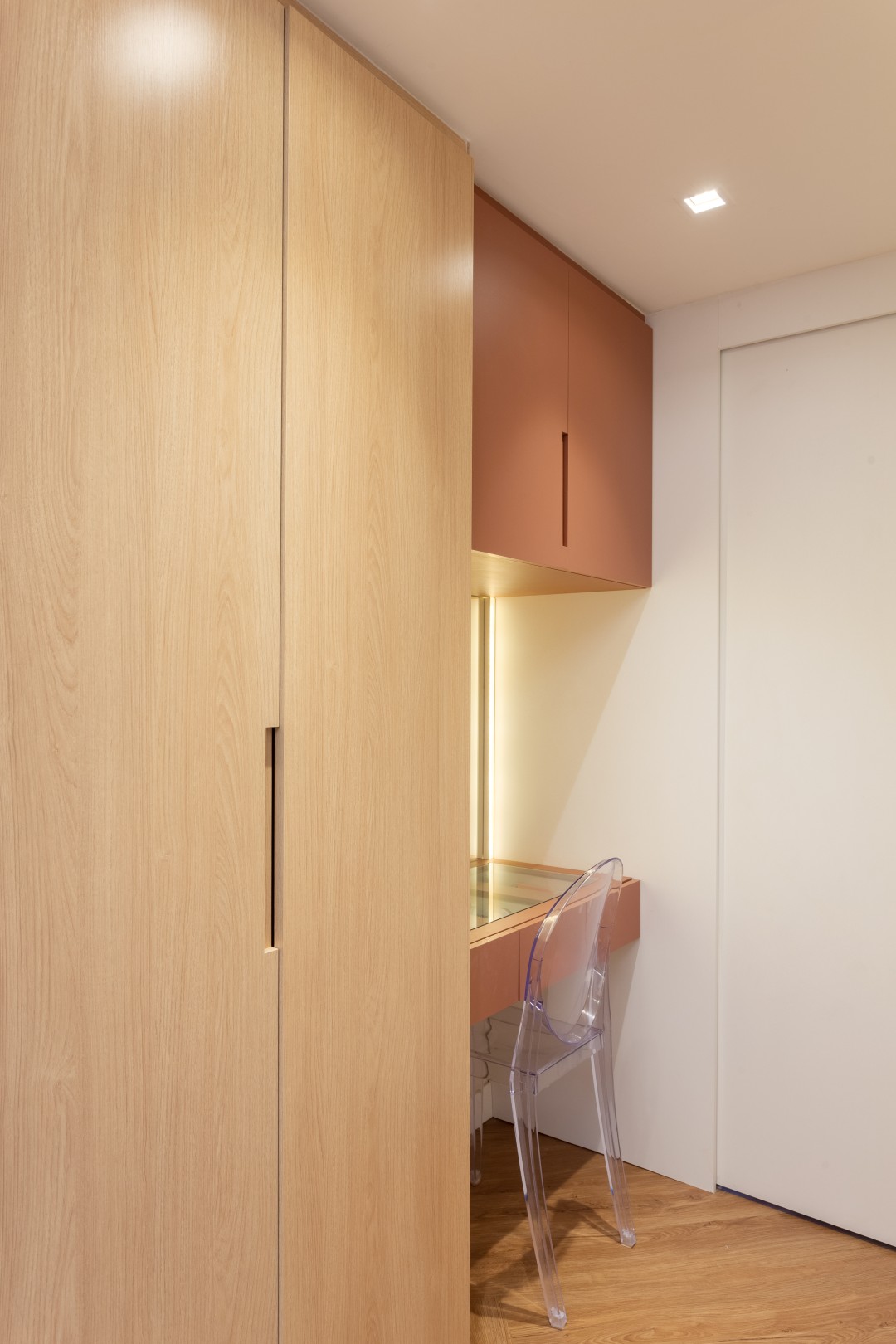 projeto_arquitetura_recife_reforma_apartamento_quarto_casal_armario_guarda_roupa_penteadeira_espelho