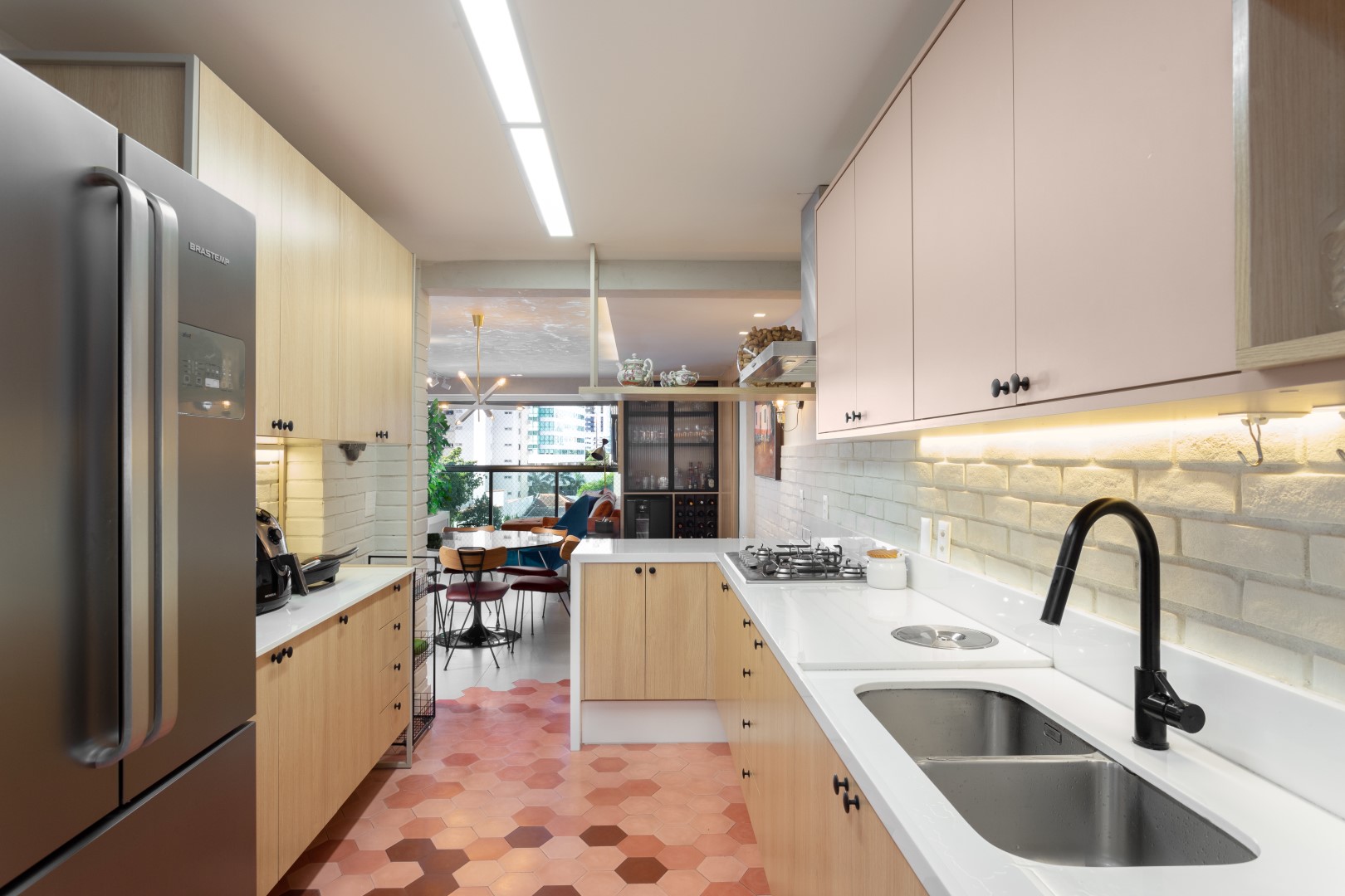 projeto_arquitetura_recife_reforma_apartamento_sala_jantar_integrada_cozinha_americana_moveis_planejados_armario_ladrilho_mosaico